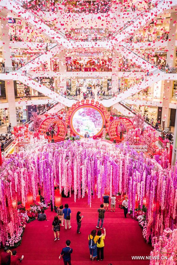 MALAYSIA-KUALA LUMPUR-CHINESE NEW YEAR-DECORATION