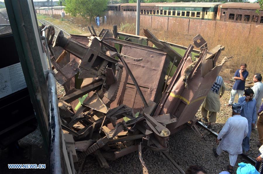 PAKISTAN-LAHORE-TRAIN-ACCIDENT