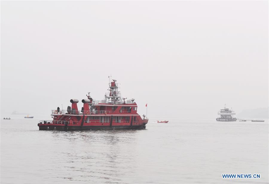 CHINA-CHONGQING-BUS CRASH-RESCUE (CN)