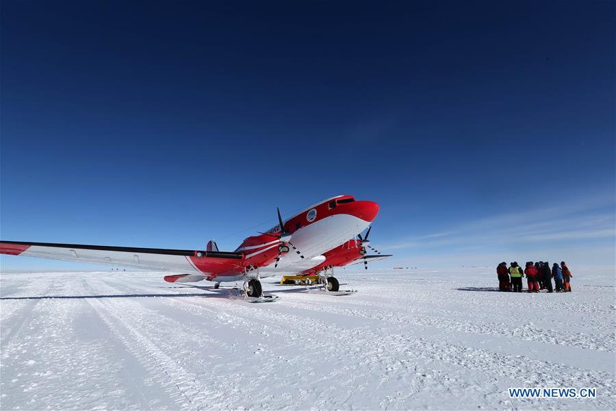 ANTARCTICA-CHINA'S AIRCRAFT-KUNLUN STATION-LANDING (CN)