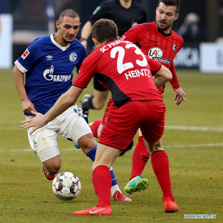 (SP)GERMANY-GELSENKIRCHEN-SOCCER-BUNDESLIGA-FC SCHALKE 04 VS SC FREIBURG