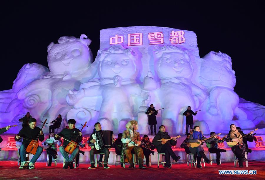 CHINA-XINJIANG-ALTAY-LANTERN FESTIVAL-CELEBRATIONS (CN)