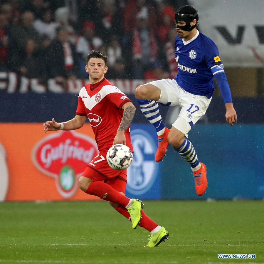 (SP)GERMANY-GELSENKIRCHEN-SOCCER-BUNDESLIGA-SCHALKE 04 VS DUSSELDORF