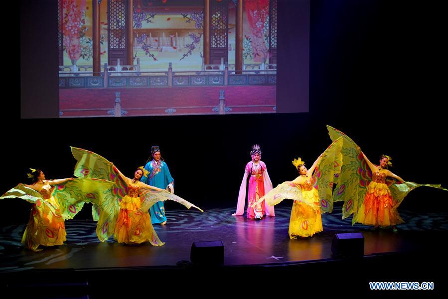 CZECH REPUBLIC-PRAGUE-CHINESE OPERA-TEA PICKING