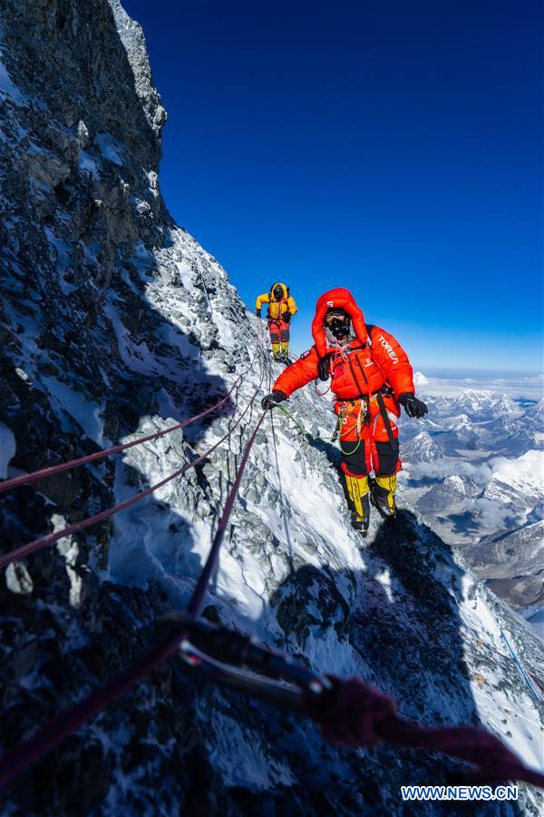 (InTibet) CHINA-TIBET-MOUNT QOMOLANGMA-PHOTOGRAPHER-MOUNTAIN GUIDE-ZHAXI CERING (CN)