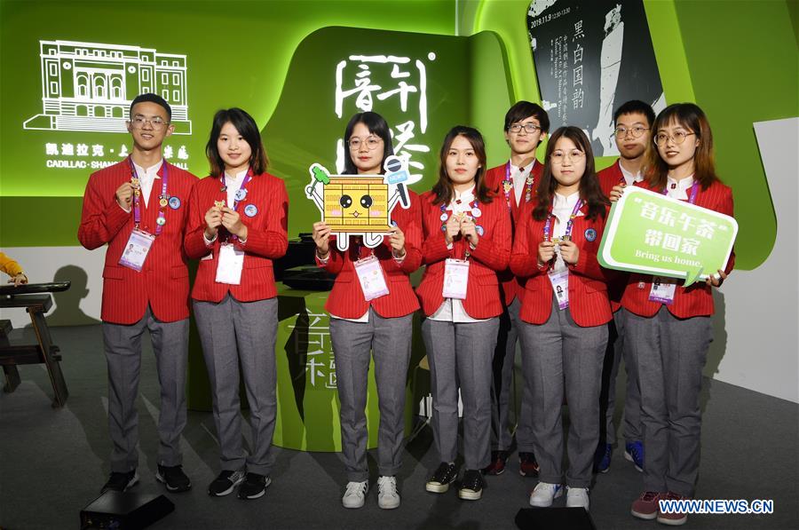 (CIIE)CHINA-SHANGHAI-CIIE-VOLUNTEERS (CN)