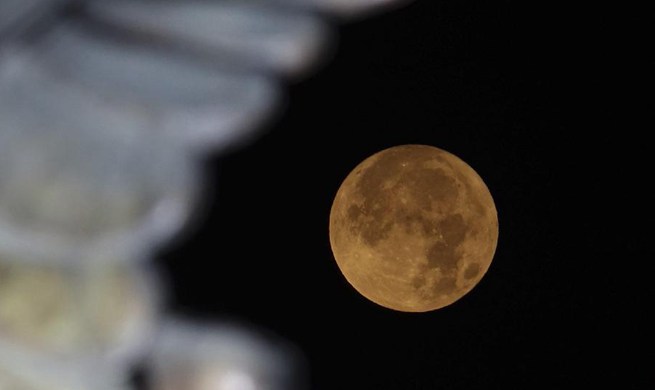 "Supermoon" seen across China