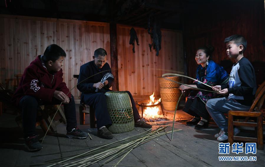 （图片故事）（8）慈母手中线 绣得家团圆